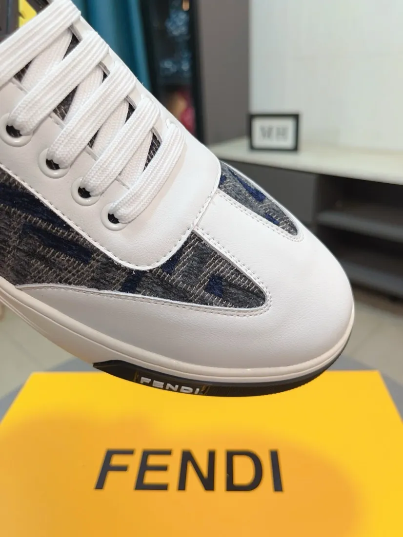 Men's Men's Shoes💰420🌹🌹[fendi] Fendi's classic and comfortable men's, this complex sneaker is made of soft calfskin➕genuine leather lining➕original ultra-light rubber material with rough outsole. This unique and light style is suitable for the casual and refined sensibility of this season. It is comfortable and natural on the feet. It is an everyday style for casual travel in autumn and winter! 38/44